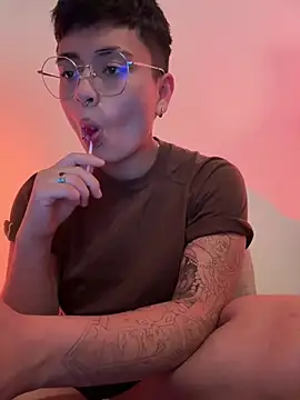 Ashley Chriss online show from 12.24.24