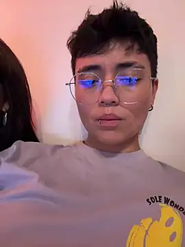 Ashley Chriss online show from 01.04.25