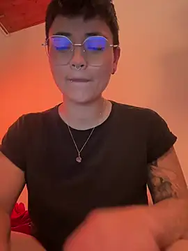 Ashley Chriss online show from 01.08.25
