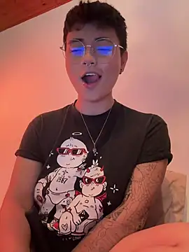 Ashley Chriss online show from 01.10.25