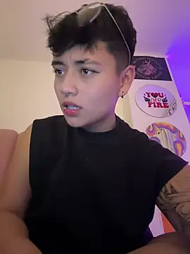 Ashley Chriss online show from 02.12.25