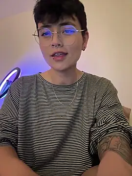 Ashley Chriss online show from 03.13.25