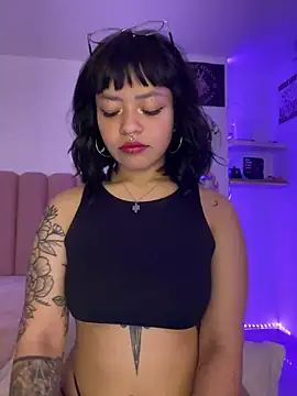 Ashley Chriss online show from 03.22.25