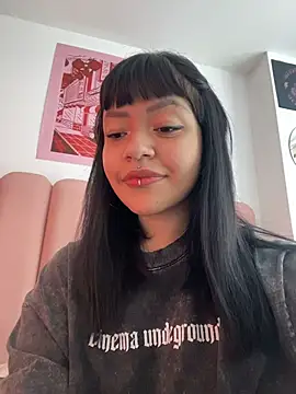 Ashley Chriss online show from 10.26.25