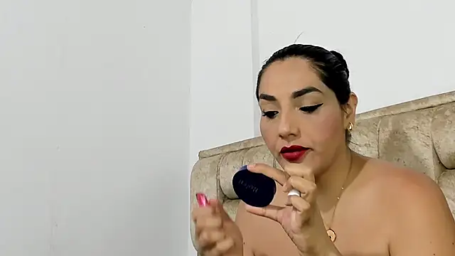 Sophia-Smith2 online show from 10.14.25