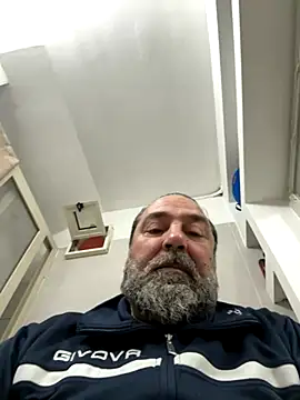 Snapshot of ros217 chatting on 10.16.25 ros217 online show from 10.16.25