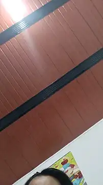 Snapshot of ailyn_miranda chatting on 11.25.25 ailyn miranda online show from 11.25.25