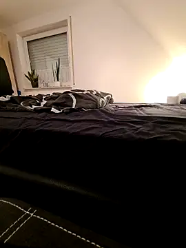 tom8912 online show from 02.16.25