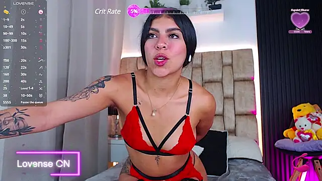 Snapshot of little_sophie18 chatting on 02.17.25 little sophie18 online show from 02.17.25