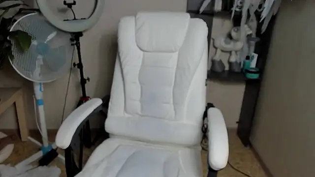 foxy blond online show from 09.10.25