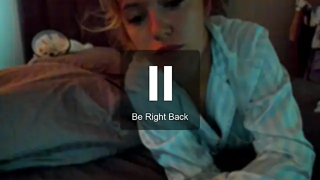 Snapshot of foxy_blond chatting on 05.21.26 foxy blond online show from 05.21.26