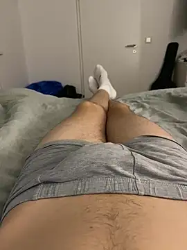 Snapshot of Nio-5 chatting on 12.23.24 Nio-5 online show from 12.23.24