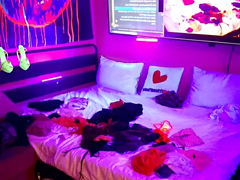 KRYZTALYNXXX online show from 04.04.26