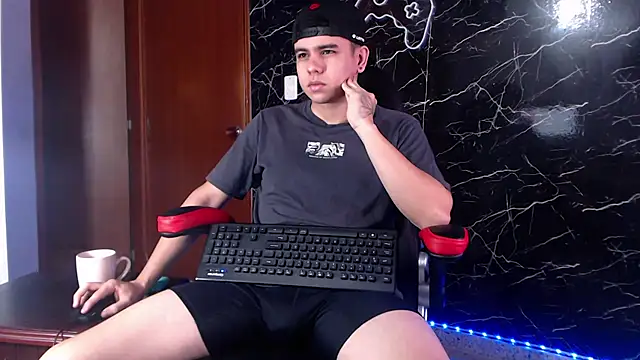 maty hardx online show from 02.08.25