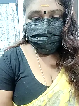 Snapshot of simran21 chatting on 12.18.24 simran21 online show from 12.18.24