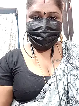 Snapshot of simran21 chatting on 12.29.24 simran21 online show from 12.29.24