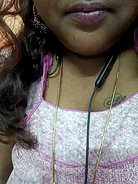 Snapshot of simran21 chatting on 01.05.25 simran21 online show from 01.05.25