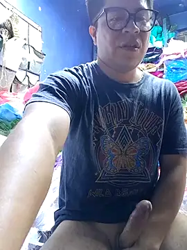 Snapshot of strokvic chatting on 03.20.25 strokvic online show from 03.20.25