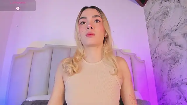 Lucy Vega online show from 01.11.25