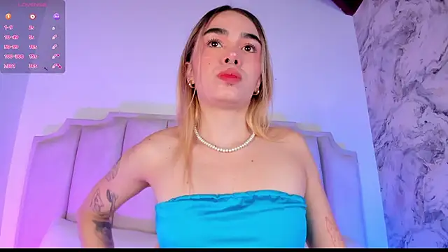 Lucy Vega online show from 03.08.25