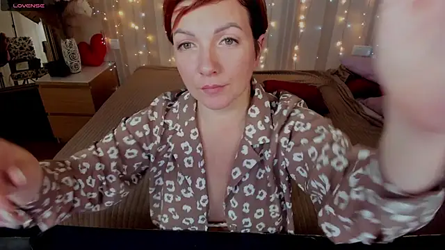 Katherine Fox online show from 02.04.25