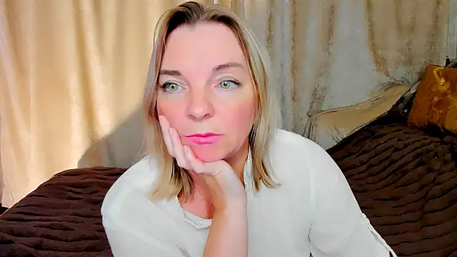 Regina  blue online show from 09.14.25