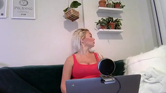 badblondebunny online show from 12.16.25