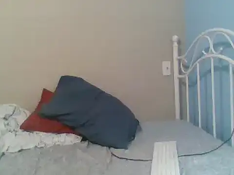 Snapshot of SmokingSloth chatting on 02.01.25 SmokingSloth online show from 02.01.25