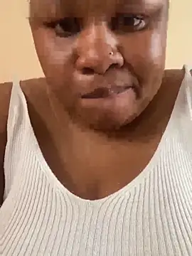 Snapshot of beaitebae chatting on 11.05.25 beaitebae online show from 11.05.25