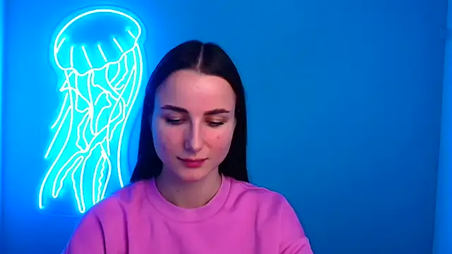 Eva Janee online show from 12.10.24