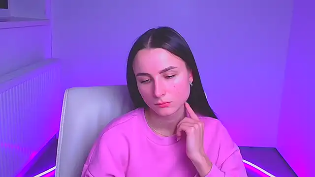 Eva Janee online show from 12.16.24