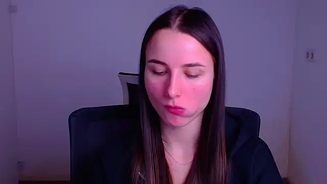 Eva Janee online show from 12.26.24