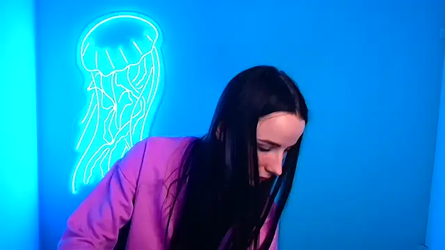 Eva Janee online show from 01.28.25