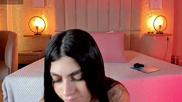 Amy-Saenz online show from 01.08.26