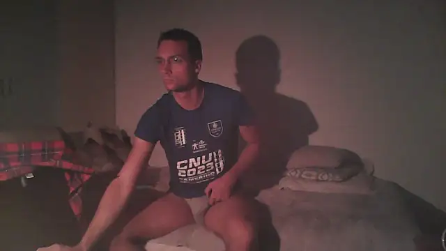 Snapshot of xentetube01 chatting on 10.21.25 xentetube01 online show from 10.21.25