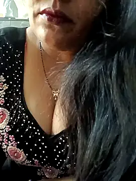 Snapshot of sneha_rose chatting on 01.18.25 sneha rose online show from 01.18.25