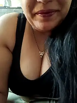 Snapshot of sneha_rose chatting on 01.22.25 sneha rose online show from 01.22.25