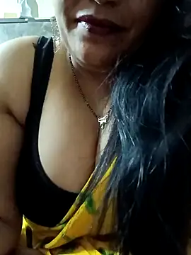 Snapshot of sneha_rose chatting on 01.23.25 sneha rose online show from 01.23.25