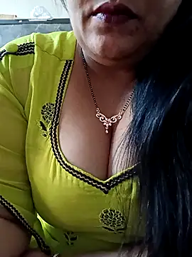 Snapshot of sneha_rose chatting on 02.05.25 sneha rose online show from 02.05.25