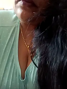 Snapshot of sneha_rose chatting on 02.25.25 sneha rose online show from 02.25.25