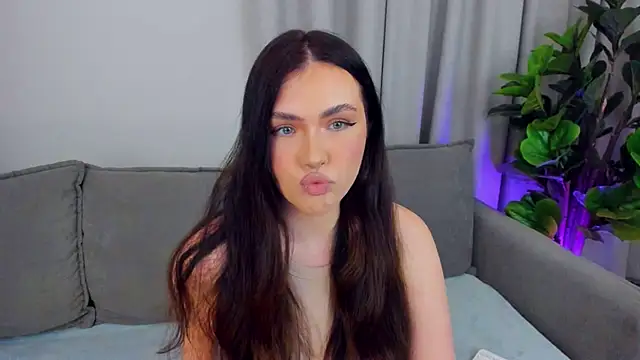 Snapshot of sexyangeloux chatting on 04.22.26 sexyangeloux online show from 04.22.26