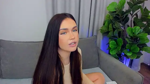 Snapshot of sexyangeloux chatting on 05.17.26 sexyangeloux online show from 05.17.26