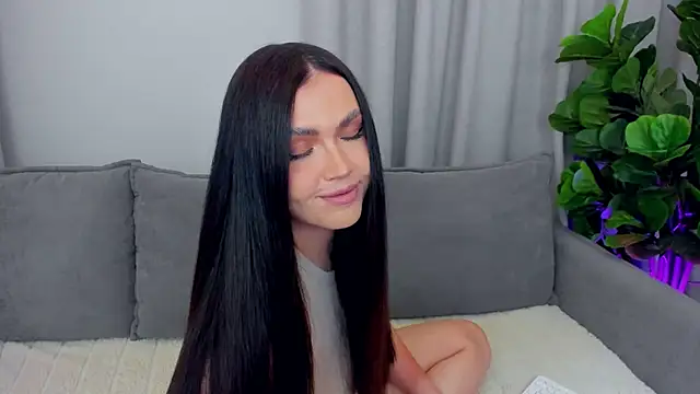 Snapshot of sexyangeloux chatting on 08.06.26 sexyangeloux online show from 08.06.26