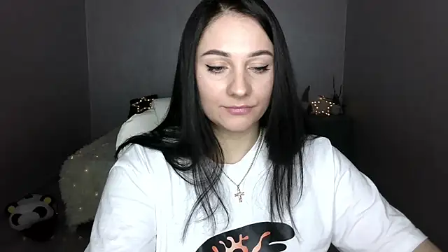 Emelyblum online show from 03.06.25