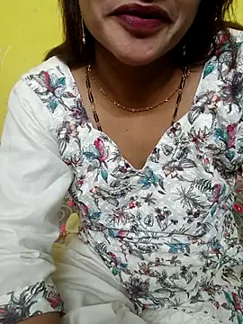 Snapshot of Sexyranibhabhi chatting on 04.27.26 Sexyranibhabhi online show from 04.27.26