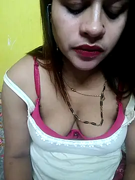 Snapshot of Sexyranibhabhi chatting on 04.28.26 Sexyranibhabhi online show from 04.28.26