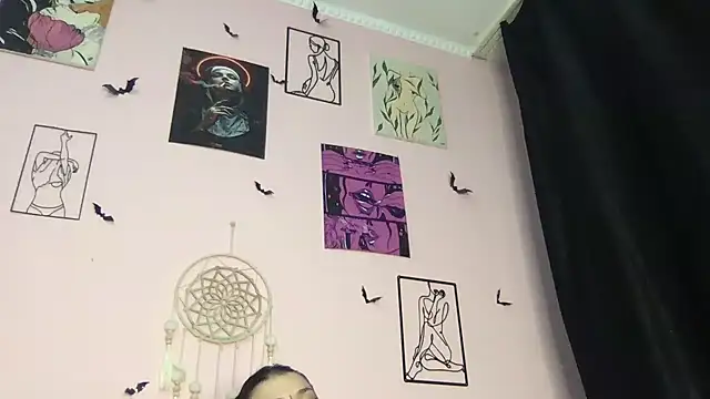 MoonAgnes online show from 01.15.25