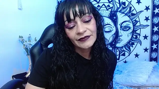 AlexandraJones  online show from 12.16.25