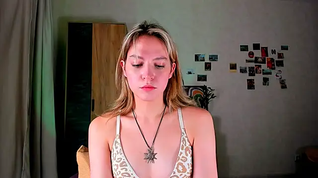 Niky  Jess online show from 12.16.24