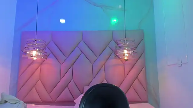 Snapshot of AngelaaCute_ chatting on 06.19.26 AngelaaCute online show from 06.19.26